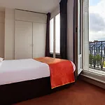 Léna París