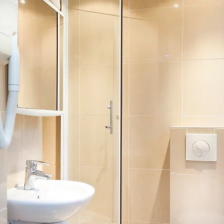 Hotel Lena 3*