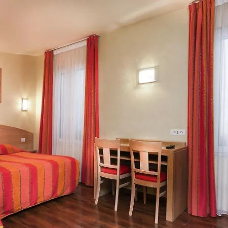 Lena Hotel Paris